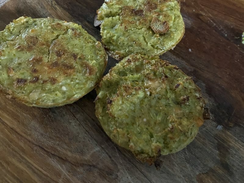 Cliquez pour zoomer ! Galettes de brocolis Thermomix par romy23