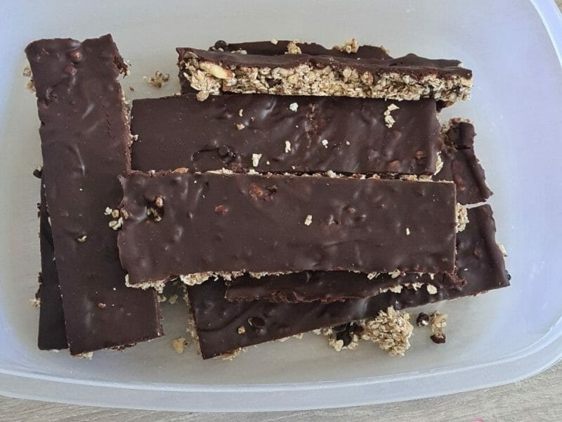 Cliquez pour zoomer ! Barres de céréales à l’avoine, noisettes, banane et chocolat Thermomix par doronoma