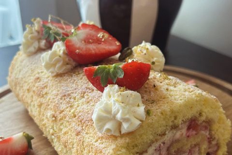 Cliquez pour zoomer ! Fraisier roulé Thermomix par nourelhouda1411