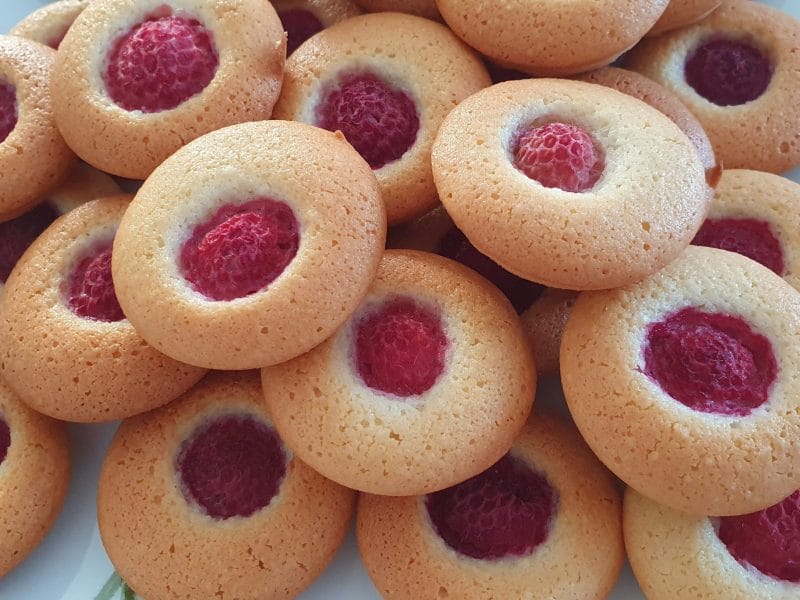 Cliquez pour zoomer ! Visitandines aux framboises Thermomix par celiline85