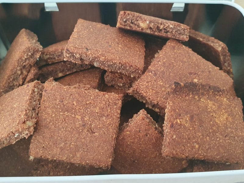 Cliquez pour zoomer ! Barres de céréales à la banane, noix et dattes Thermomix par celiline85