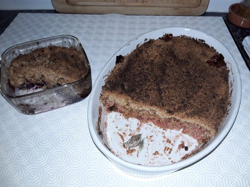 Cliquez pour zoomer ! Crumble à la rhubarbe Thermomix par Nicky42