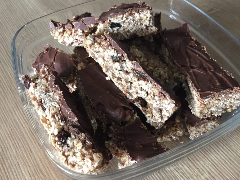Cliquez pour zoomer ! Barres de céréales à l’avoine, noisettes, banane et chocolat Thermomix par Élodie