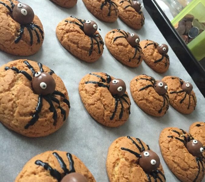 Cliquez pour zoomer ! Spider cookies (cookies araignées) Thermomix par mlyne08
