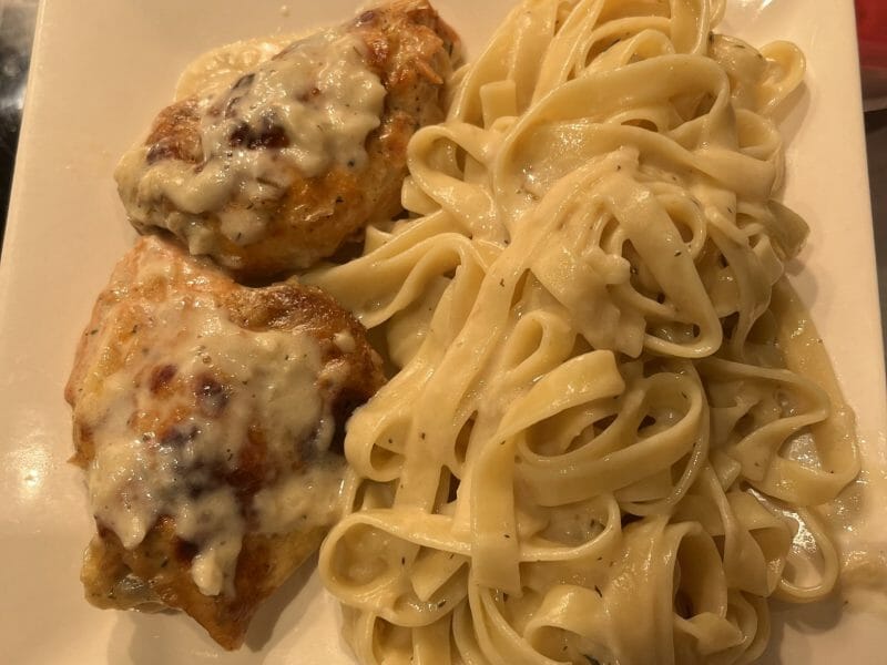 Cliquez pour zoomer ! Poulet à la crème et aux oignons Thermomix par socooksocute