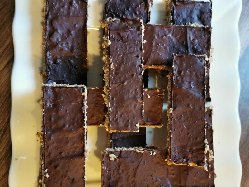 Cliquez pour zoomer ! Barres de céréales à l’avoine, noisettes, banane et chocolat Thermomix par melmathys