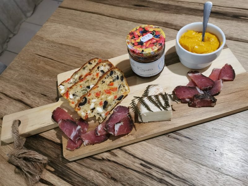 Cliquez pour zoomer ! Cake aux poivrons, fêta et olives Thermomix par melmathys