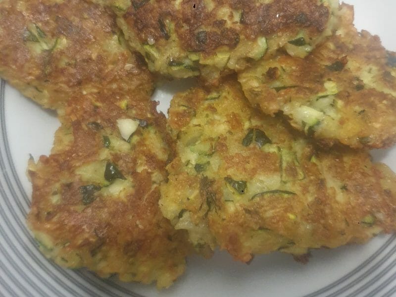 Cliquez pour zoomer ! Galettes de courgettes grecques Thermomix par mimine28