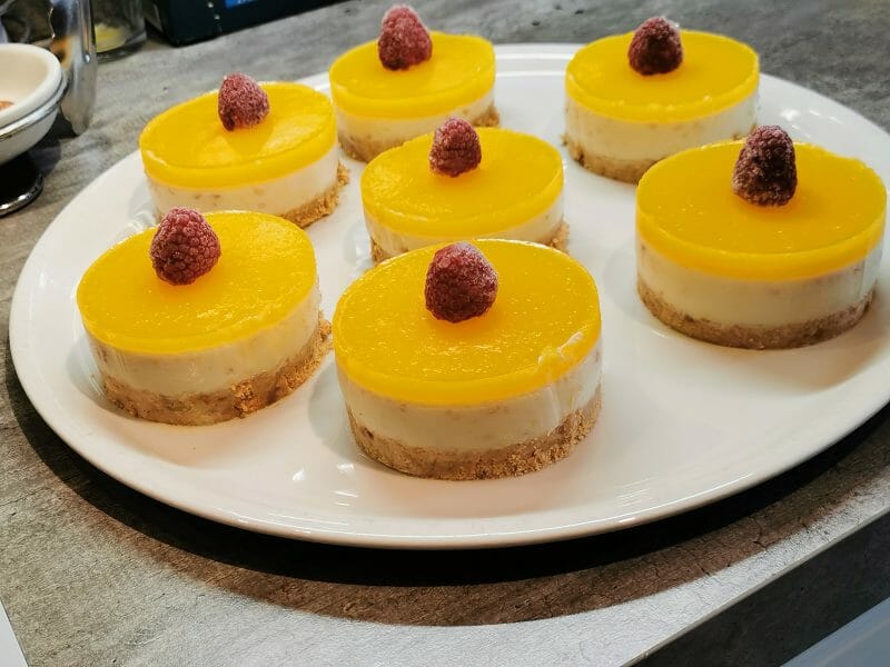 Cliquez pour zoomer ! Panna cotta citron sur sablé spéculoos et miroir de mangue Thermomix par Marina000