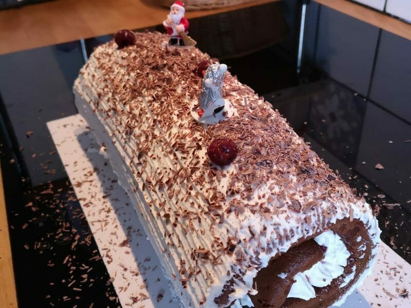 Cliquez pour zoomer ! Bûche forêt noire Thermomix par maryon63