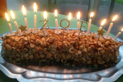 Cliquez pour zoomer ! Bûche pralinée aux éclats de noisettes caramélisés Thermomix par Sabyund