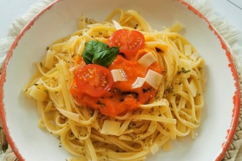 Cliquez pour zoomer ! Pâtes aux tomates et poivrons Thermomix par emi_eml