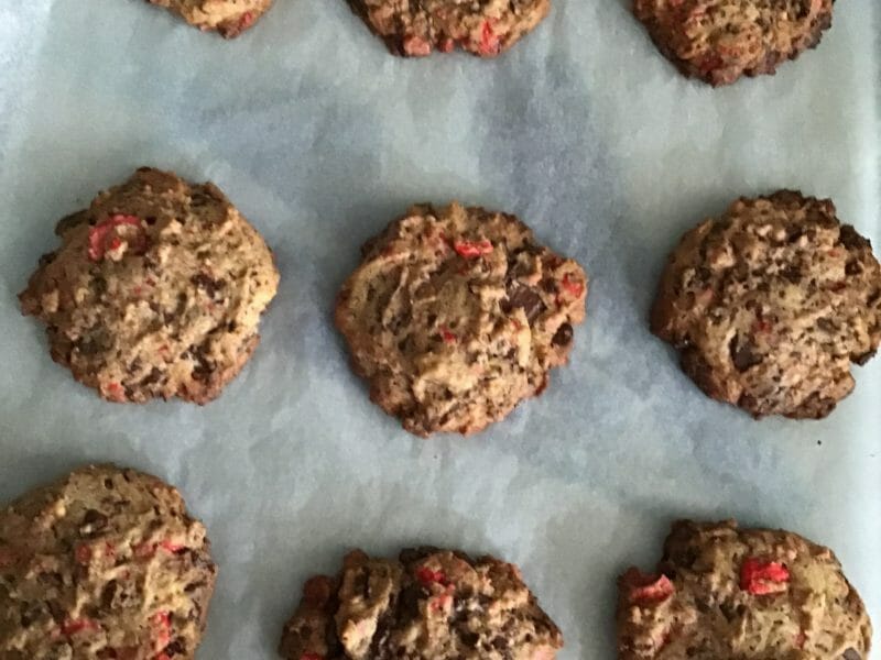 Cliquez pour zoomer ! Cookies aux éclats de pralines roses et pépites de chocolat Thermomix par tartinelu
