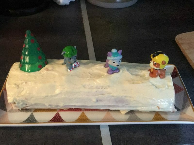 Cliquez pour zoomer ! Bûche de Noël framboises et chocolat blanc Thermomix par laetitia_460