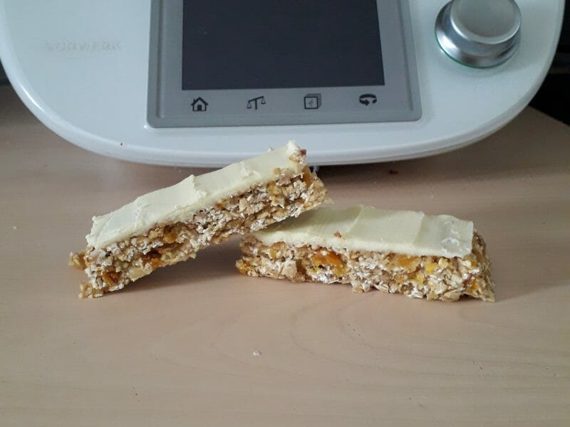 Cliquez pour zoomer ! Barres de céréales à l’avoine, noisettes, banane et chocolat Thermomix par Aurelia138