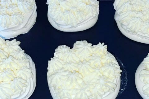 Cliquez pour zoomer ! Mini pavlova aux fraises Thermomix par aurelie8819