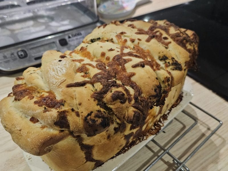 Cliquez pour zoomer ! Pain à l’ail, persil et mozzarella Thermomix par laetiitzia