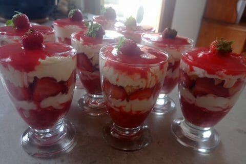 Cliquez pour zoomer ! Tiramisu aux fraises en verrines Thermomix par vanes_9