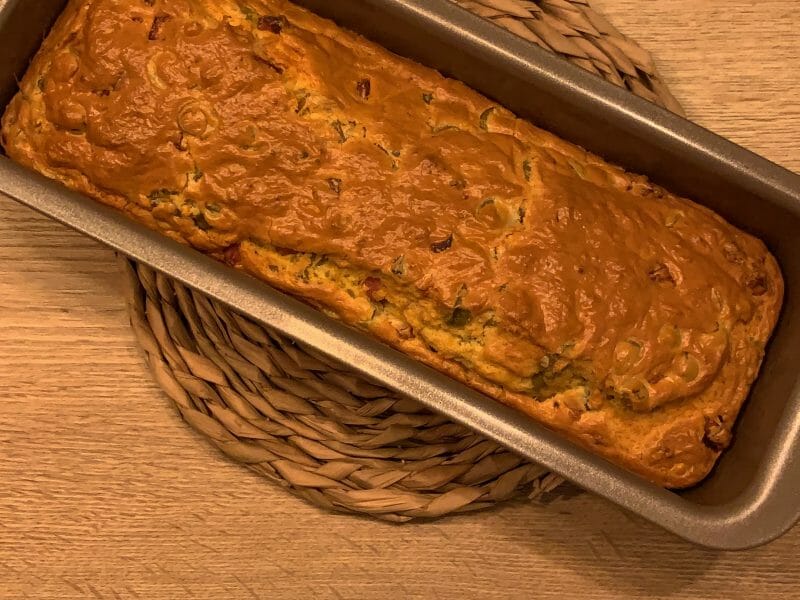 Cliquez pour zoomer ! Cake salé jambon fromage et olives Thermomix par chezchatou