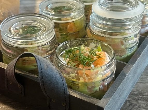 Cliquez pour zoomer ! Tartare aux 2 saumons sur purée d’avocat Thermomix par matimeo2