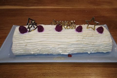 Cliquez pour zoomer ! Bûche de Noël framboises et chocolat blanc Thermomix par emmymh
