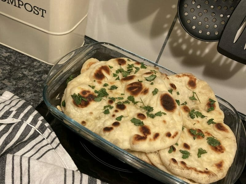 Cliquez pour zoomer ! Naans à l’ail et à la coriandre Thermomix par daiga