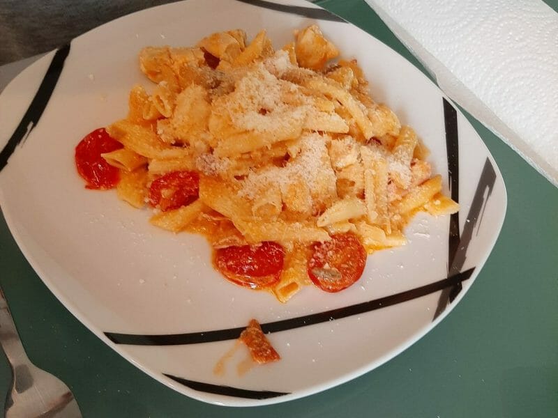 Cliquez pour zoomer ! Pennes au poulet, tomates et champignons Thermomix par laetitia64100