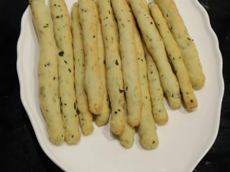 Cliquez pour zoomer ! Gressins parmesan basilic Thermomix par stef_46