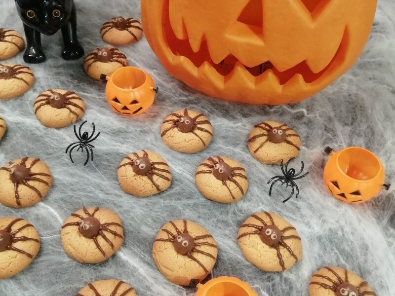 Cliquez pour zoomer ! Spider cookies – cookies araignées Thermomix par petitegourmande