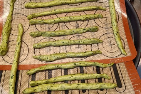 Cliquez pour zoomer ! Gressins parmesan basilic Thermomix par al8306