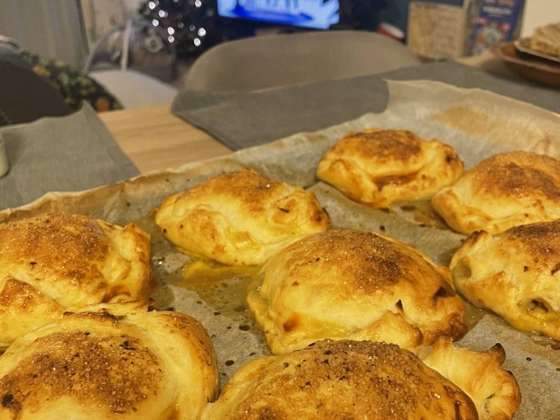 Cliquez pour zoomer ! Chaussons express pommes raisins Thermomix par mathilde_vrdn