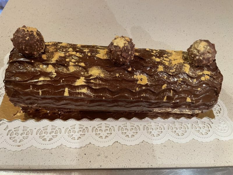 Cliquez pour zoomer ! Bûche Ferrero Rocher Thermomix par sylviela