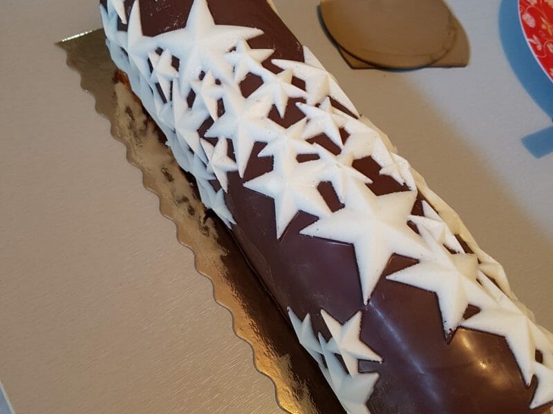 Cliquez pour zoomer ! Bûche Ferrero Rocher Thermomix par lauraschmidt