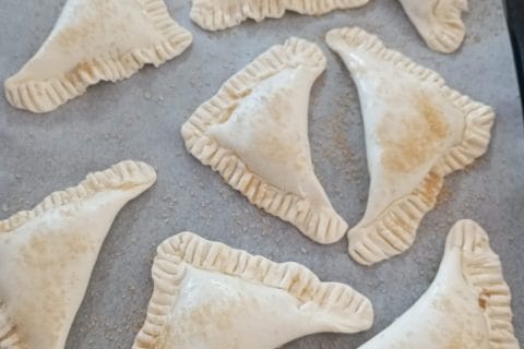 Cliquez pour zoomer ! Chaussons express pommes raisins Thermomix par sabrimanga