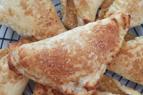 Cliquez pour zoomer ! Chaussons express pommes raisins Thermomix par sabrimanga