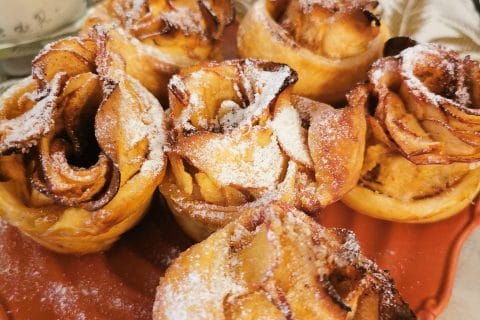 Cliquez pour zoomer ! Roses feuilletées aux pommes Thermomix par nifemix83