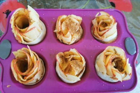 Cliquez pour zoomer ! Roses feuilletées aux pommes Thermomix par nifemix83