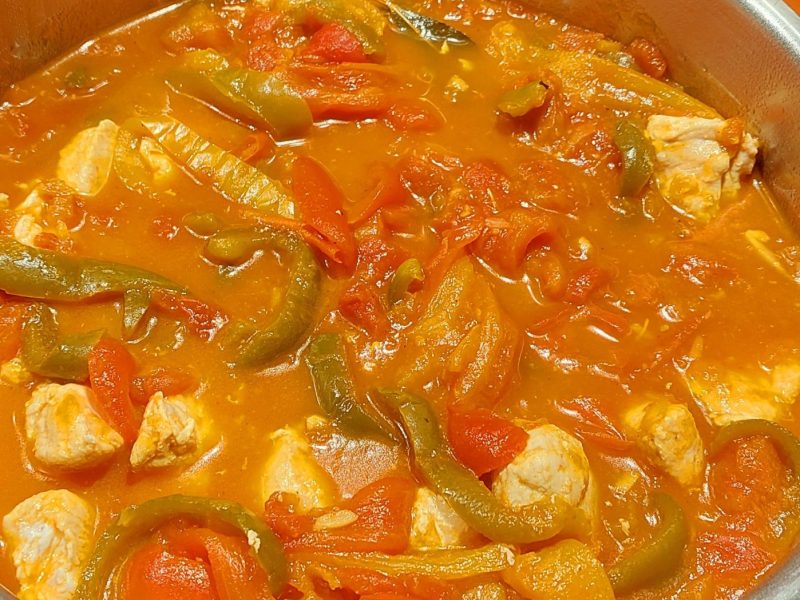 Cliquez pour zoomer ! Escalopes de poulet basquaise Thermomix par mamilu56