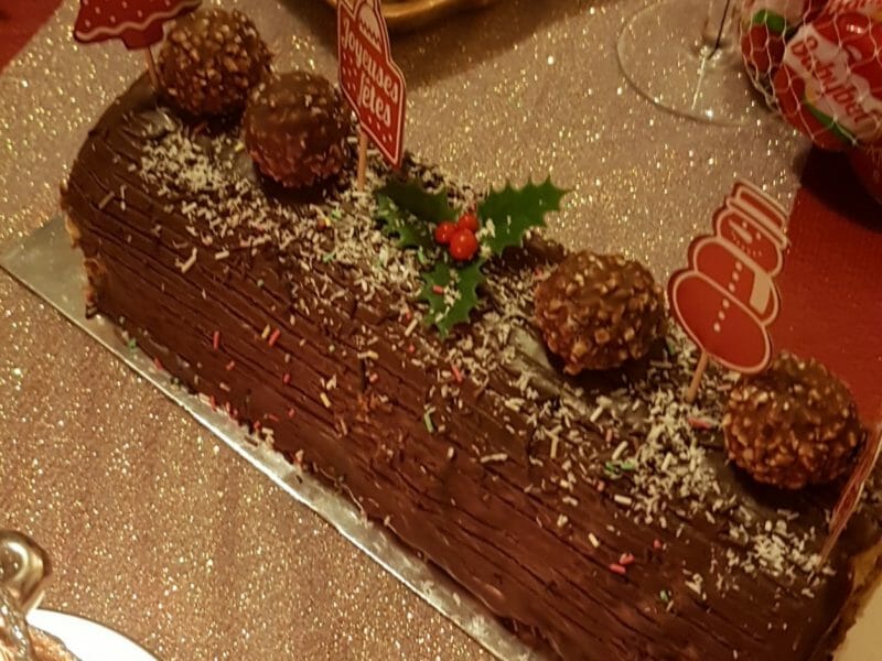 Cliquez pour zoomer ! Bûche Ferrero Rocher Thermomix par charlotte_271