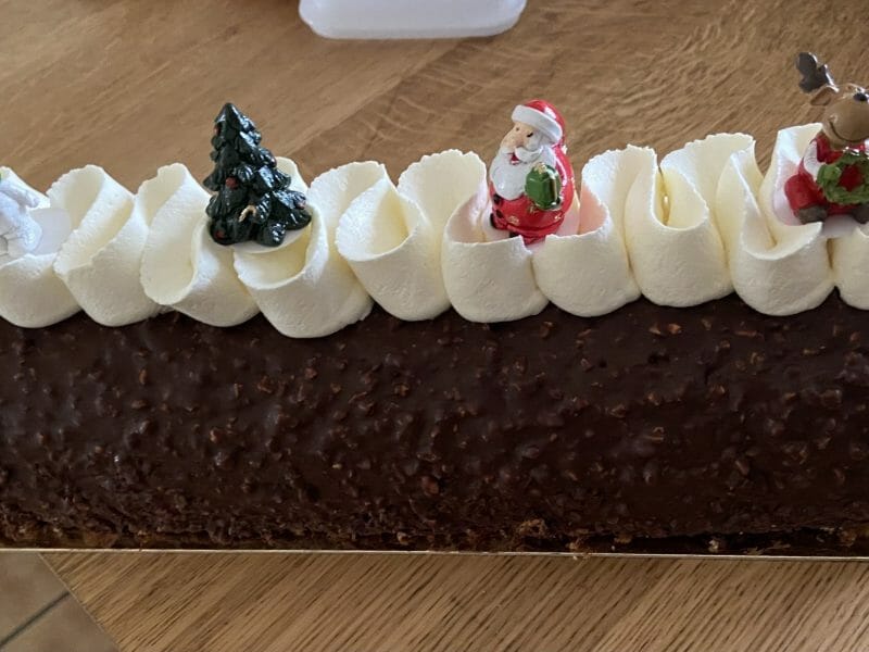 Cliquez pour zoomer ! Bûche Ferrero Rocher Thermomix par LoulouteVaness