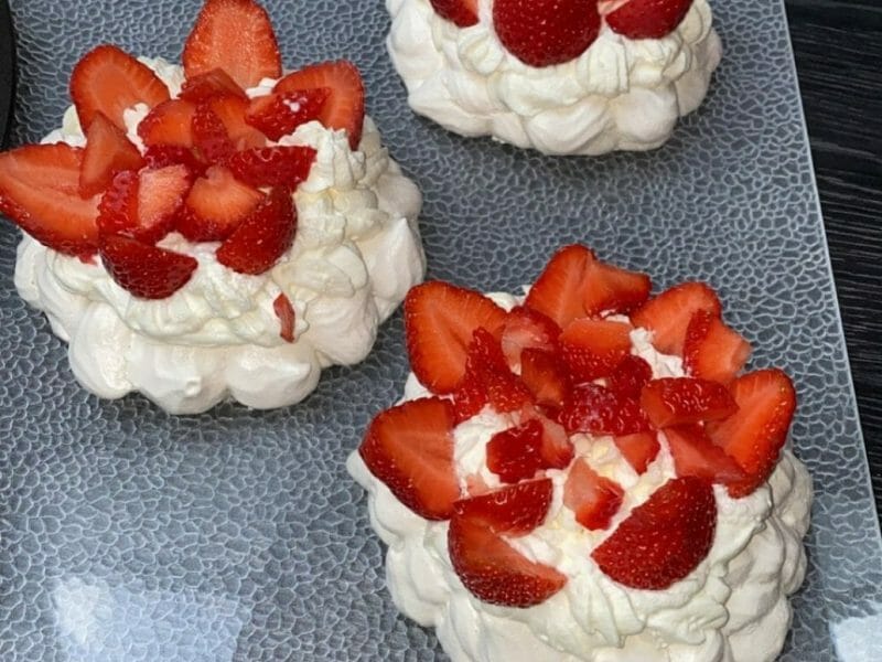 Cliquez pour zoomer ! Mini pavlova aux fraises Thermomix par sandy59286