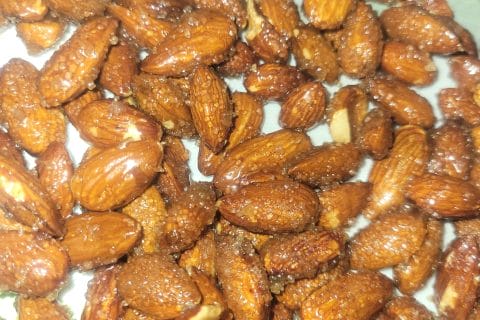 Cliquez pour zoomer ! Amandes grillées à la cannelle et au miel Thermomix par emilie-milou