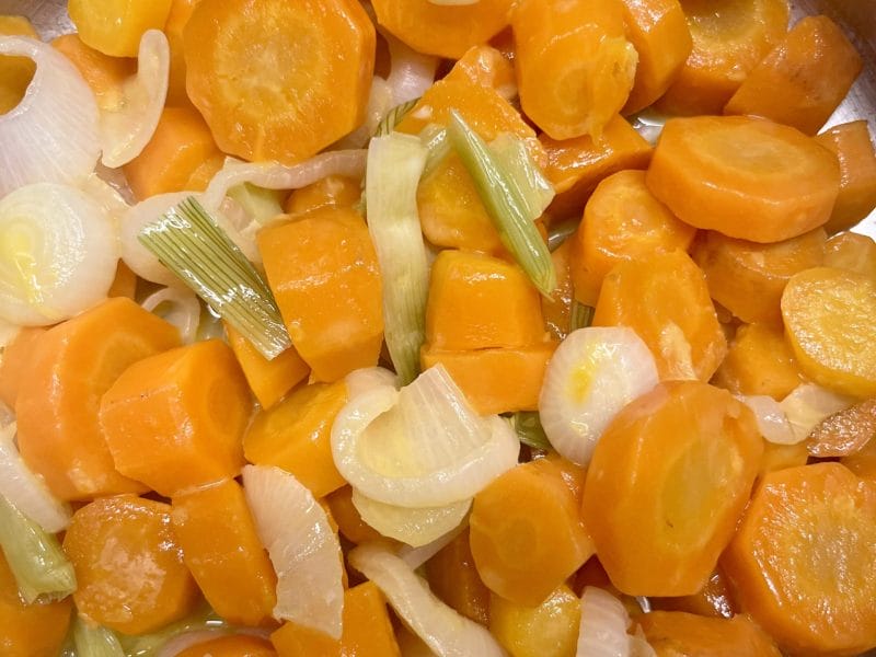 Cliquez pour zoomer ! Carottes aux oignons nouveaux Thermomix par valeriederomans