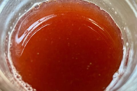 Cliquez pour zoomer ! Sirop de queues de fraises Thermomix par valeriederomans