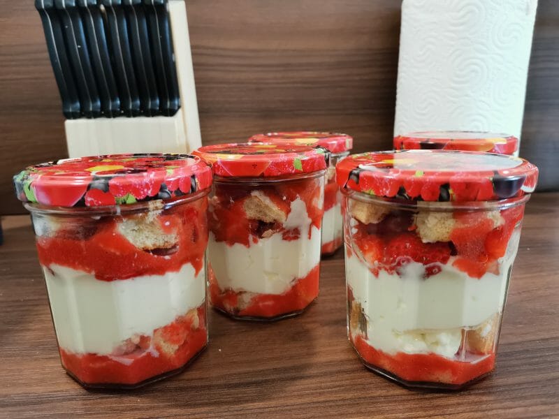 Cliquez pour zoomer ! Tiramisu aux fraises en verrines Thermomix par marley2018