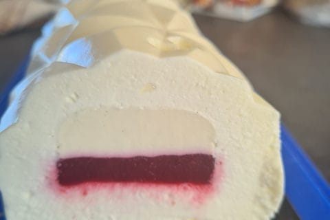 Cliquez pour zoomer ! Bûche citron et framboises Thermomix par Vanouille
