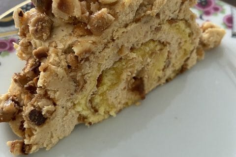 Cliquez pour zoomer ! Bûche pralinée aux éclats de noisettes caramélisés Thermomix par raphcoy