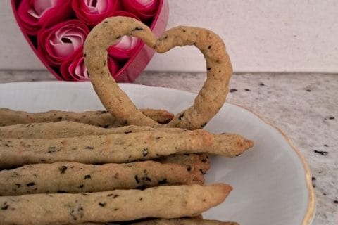 Cliquez pour zoomer ! Gressins parmesan basilic Thermomix par mamie bouba