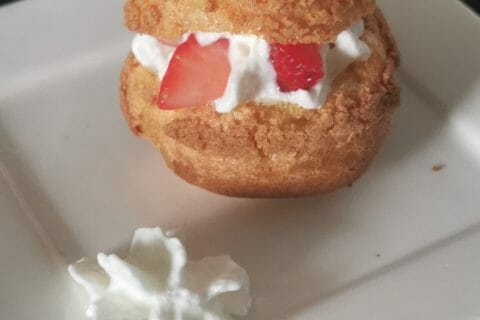 Cliquez pour zoomer ! Choux craquelin fraises chantilly Thermomix par najwa_oum