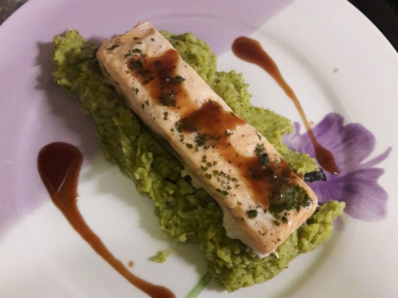 Cliquez pour zoomer ! Saumon sur purée de brocolis Thermomix par alluch